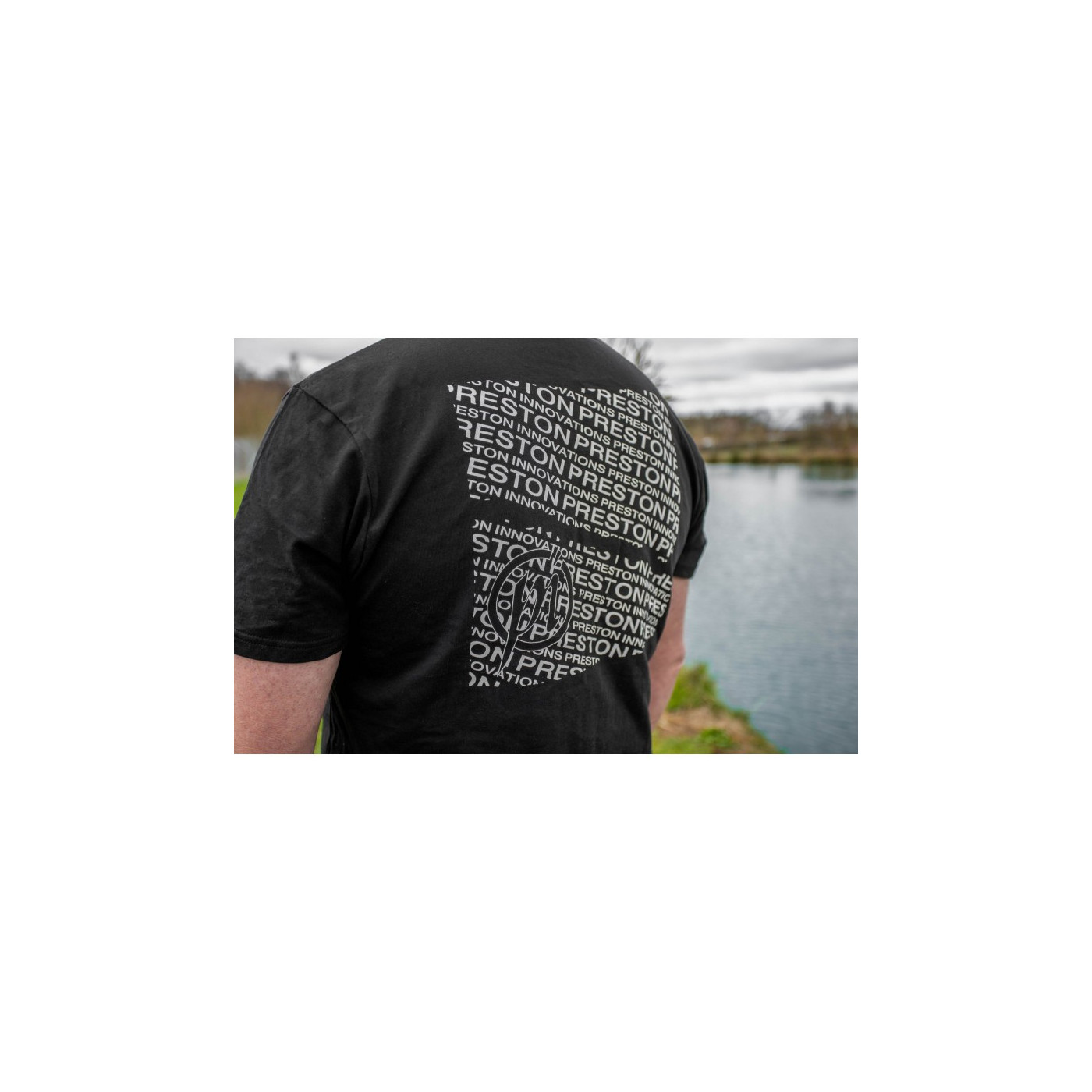 Koszulka Preston Black T-Shirt - roz. XXXL - Centrum wędkarskie - Sklep wędkarski Jarofishing Koszulka Preston Black T-Shirt - roz. XXXL - Centrum wędkarskie - Sklep wędkarski Jarofishing