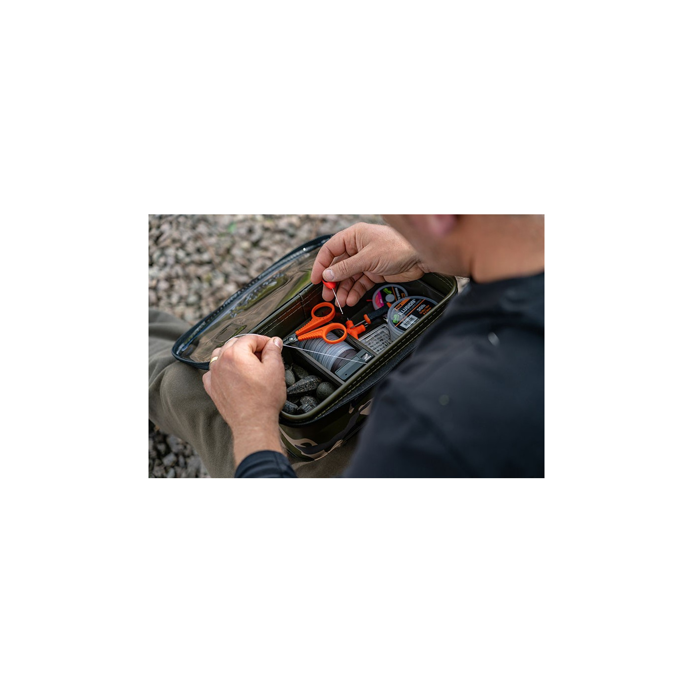 FOX AQUOS CAMO RIG BOX AND TACKLE BAG - Centrum wędkarskie - Sklep wędkarski Jarofishing