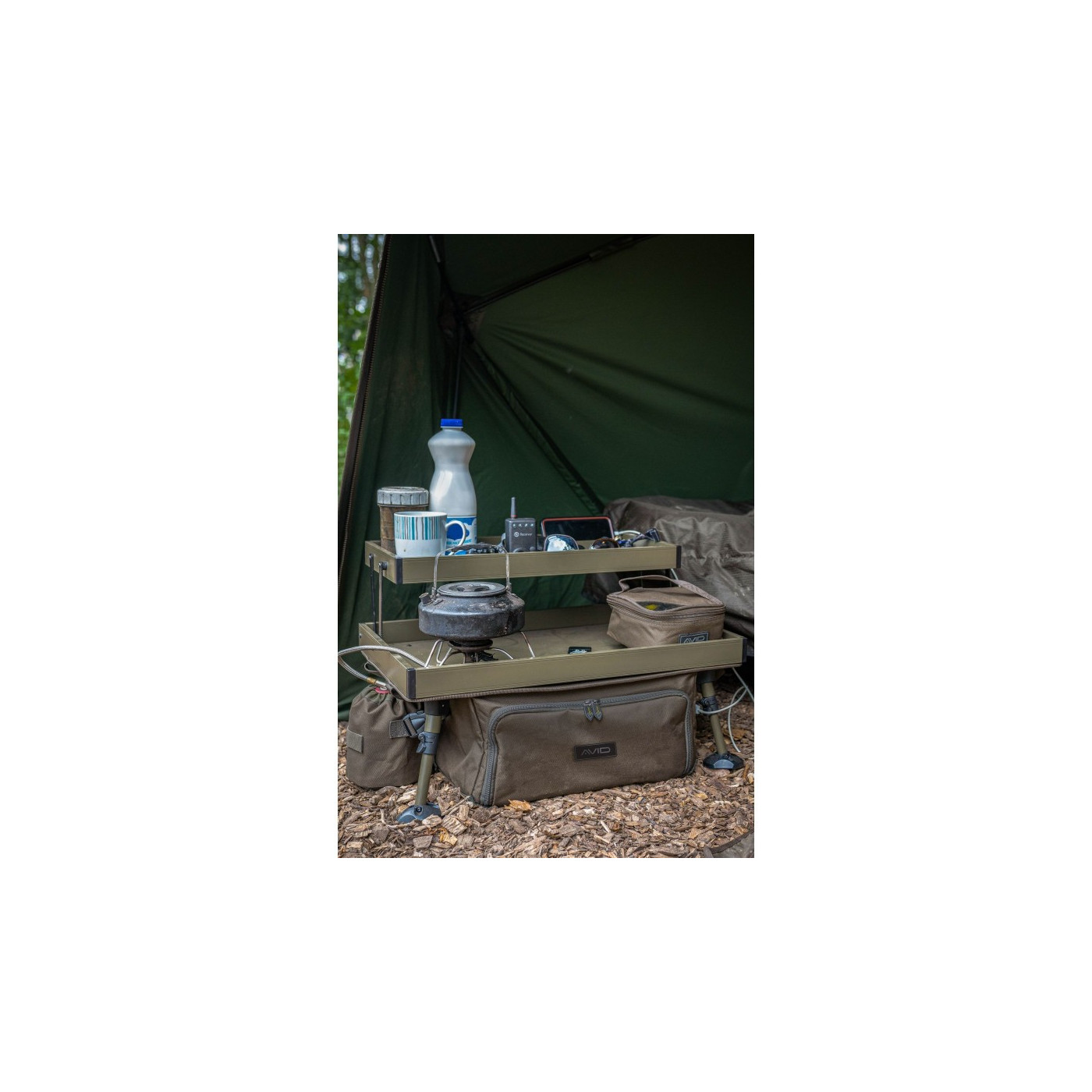 Stolik z organizerem Avid Double Decker Bivvy Organiser - Centrum wędkarskie - Sklep wędkarski Jarofishing
