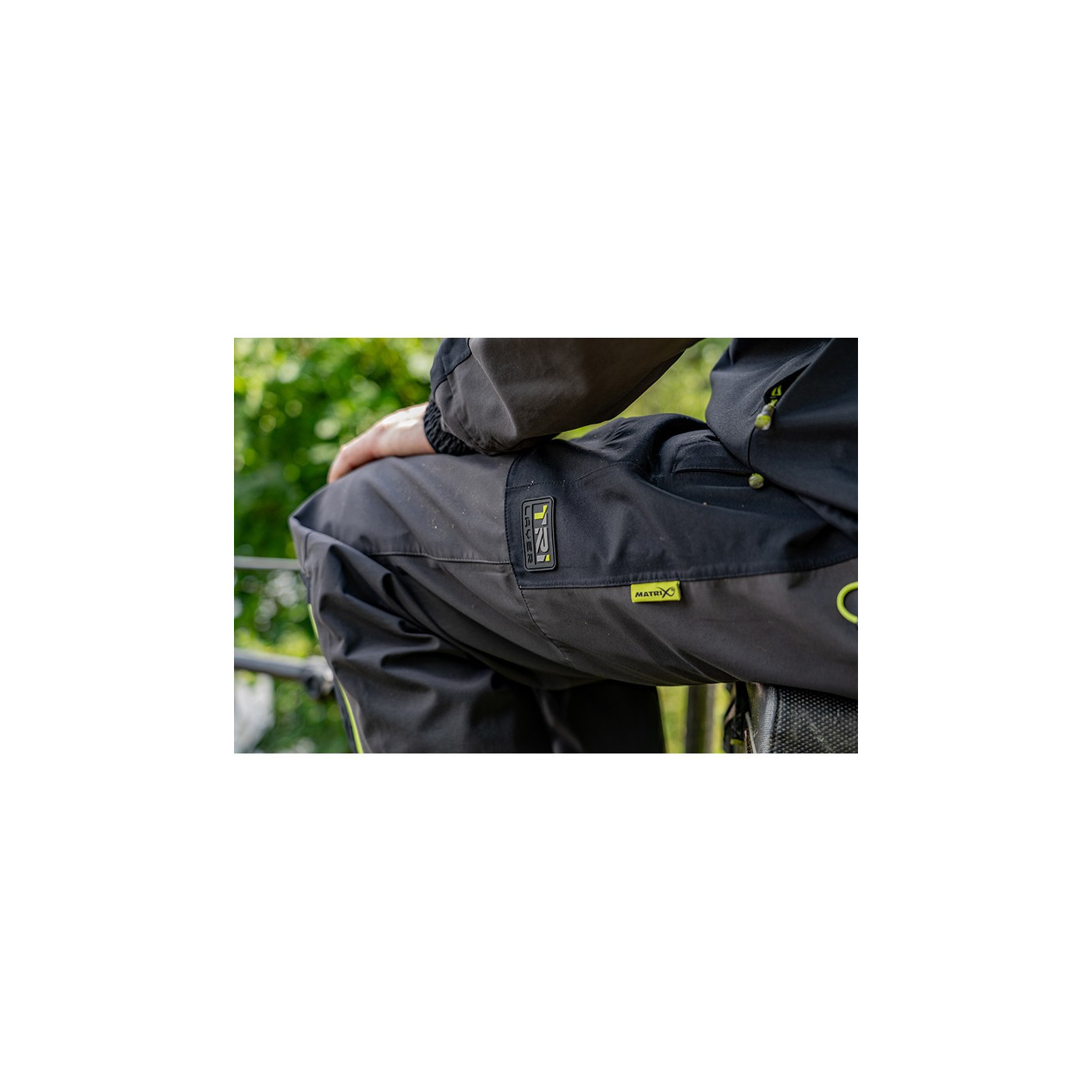 Spodnie Matrix Tri-Layer Over Trousers 25K PRO - roz. XL - Centrum wędkarskie - Sklep wędkarski Jarofishing Spodnie Matrix Tri-Layer Over Trousers 25K PRO - roz. XL - Centrum wędkarskie - Sklep wędkarski Jarofishing
