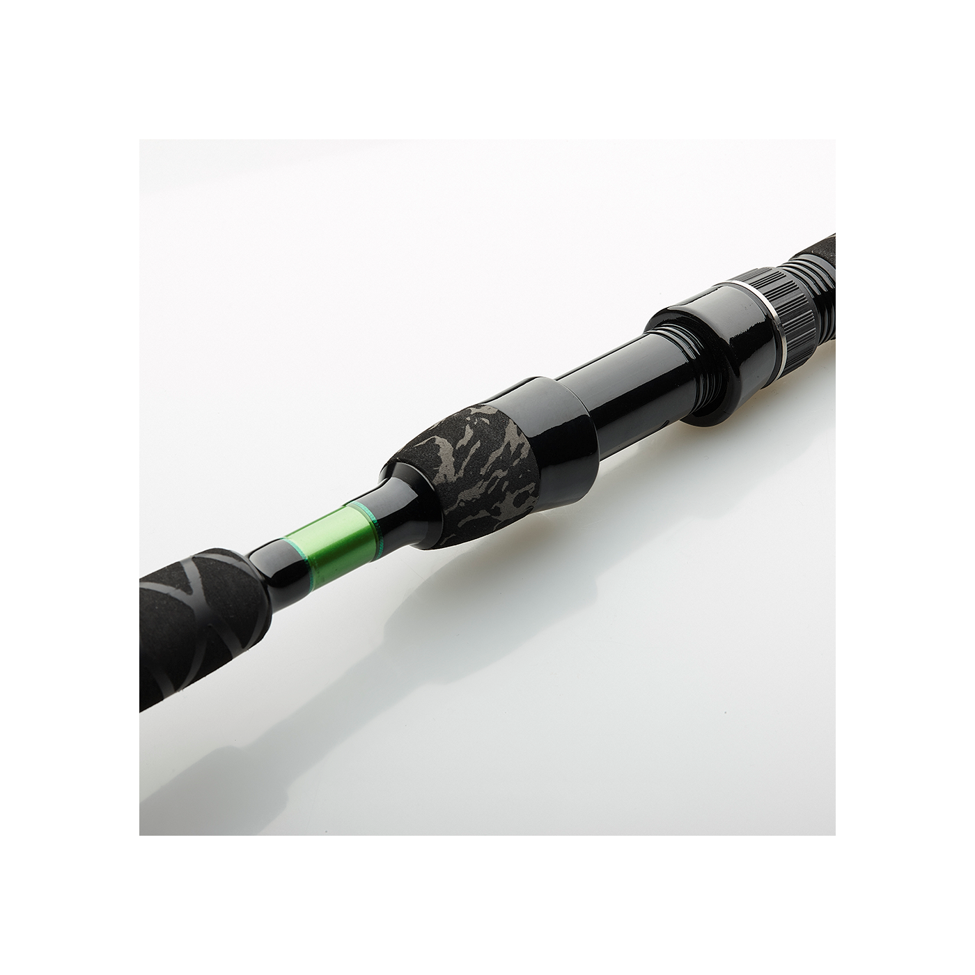 MADCAT WĘDKA GREEN DELUXE 9'02"/2.75M 150-300G 2SEC - Centrum wędkarskie - Sklep wędkarski Jarofishing MADCAT WĘDKA GREEN DELUXE 9'02"/2.75M 150-300G 2SEC - Centrum wędkarskie - Sklep wędkarski Jarofishing