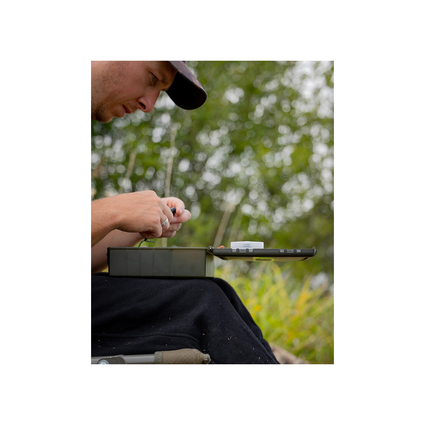 Fox Edges Medium Tackle Box - Centrum wędkarskie - Sklep wędkarski Jarofishing