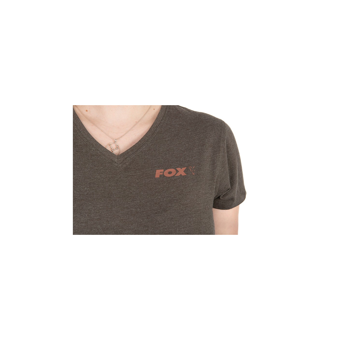 KOSZULKA DAMSKA FOX WC V NECK T ROZ L 16-18 - Centrum wędkarskie - Sklep wędkarski Jarofishing KOSZULKA DAMSKA FOX WC V NECK T ROZ L 16-18 - Centrum wędkarskie - Sklep wędkarski Jarofishing