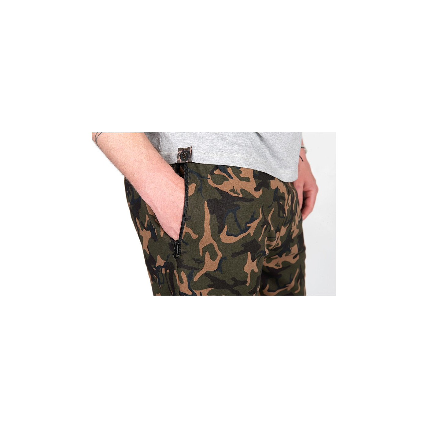 Krótkie Spodenki Fox Camo LW Jogger Short Roz.M - Centrum wędkarskie - Sklep wędkarski Jarofishing Krótkie Spodenki Fox Camo LW Jogger Short Roz.M - Centrum wędkarskie - Sklep wędkarski Jarofishing
