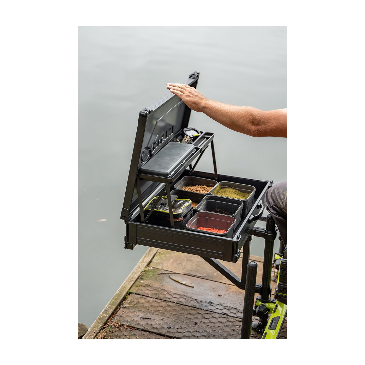 Półka Boczna Matrix PRO Rigid Feeder Tray - Centrum wędkarskie - Sklep wędkarski Jarofishing