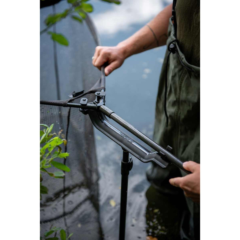 Uchwyt Na Podbierak Fox Carpmaster Net Safe - Centrum wędkarskie - Sklep wędkarski Jarofishing Uchwyt Na Podbierak Fox Carpmaster Net Safe - Centrum wędkarskie - Sklep wędkarski Jarofishing