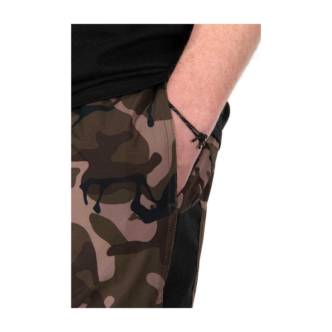 Krótkie Spodenki Fox Black / Camo LW Swim Shorts Roz.S - Centrum wędkarskie - Sklep wędkarski Jarofishing Krótkie Spodenki Fox Black / Camo LW Swim Shorts Roz.S - Centrum wędkarskie - Sklep wędkarski Jarofishing
