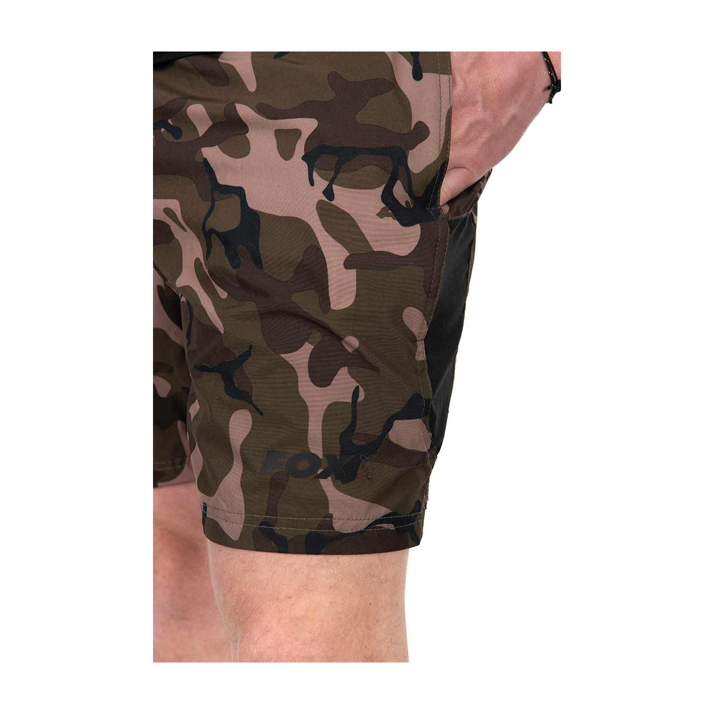 Krótkie Spodenki Fox Black / Camo LW Swim Shorts Roz.S - Centrum wędkarskie - Sklep wędkarski Jarofishing Krótkie Spodenki Fox Black / Camo LW Swim Shorts Roz.S - Centrum wędkarskie - Sklep wędkarski Jarofishing