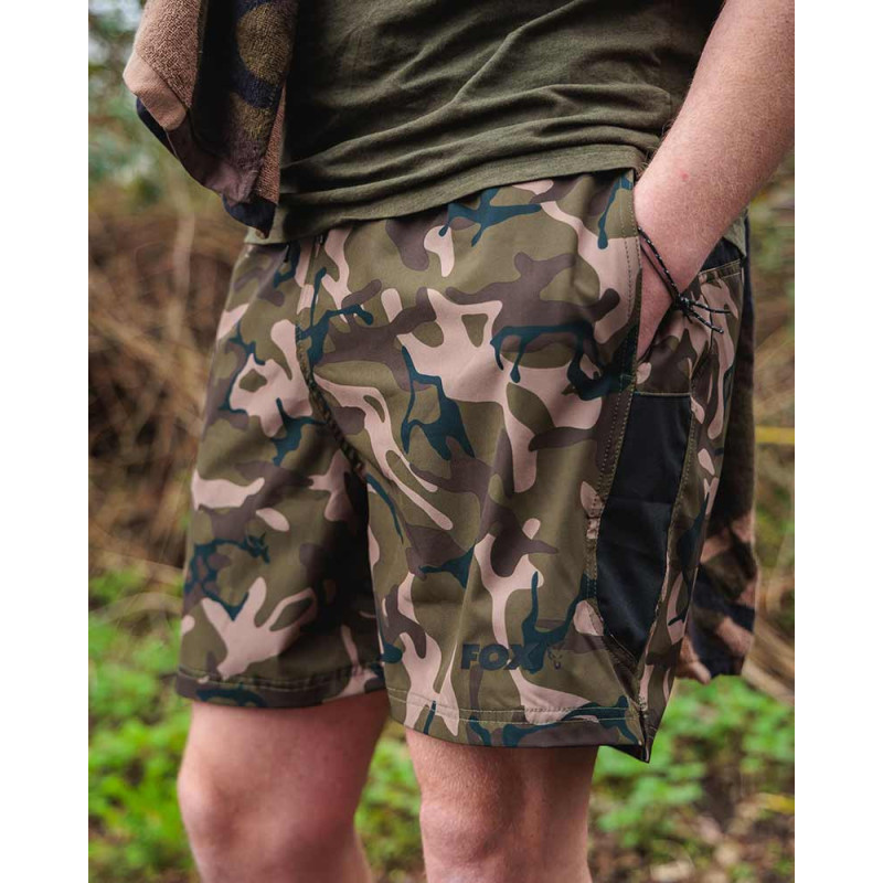 Krótkie Spodenki Fox Black / Camo LW Swim Shorts Roz.S - Centrum wędkarskie - Sklep wędkarski Jarofishing Krótkie Spodenki Fox Black / Camo LW Swim Shorts Roz.S - Centrum wędkarskie - Sklep wędkarski Jarofishing