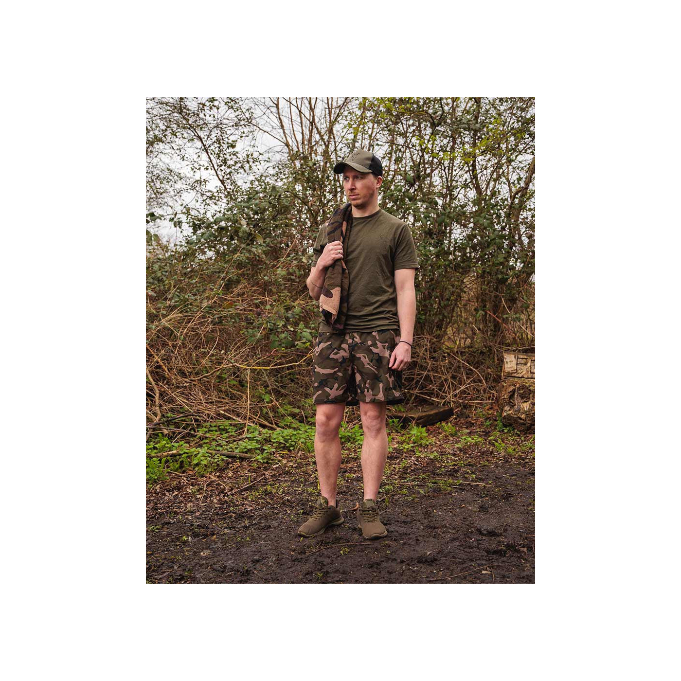Krótkie Spodenki Fox Black / Camo LW Swim Shorts Roz.XXXL - Centrum wędkarskie - Sklep wędkarski Jarofishing