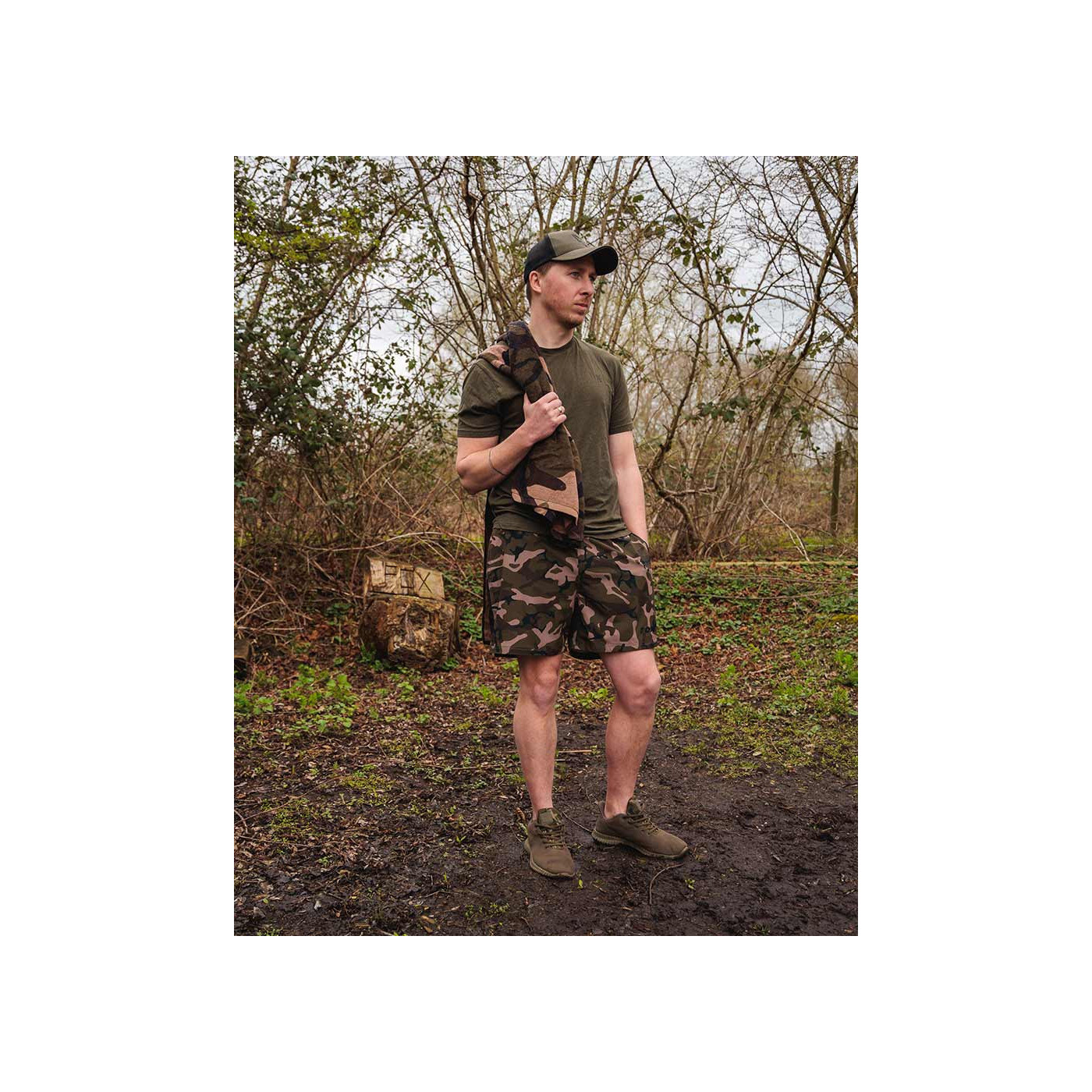 Krótkie Spodenki Fox Black / Camo LW Swim Shorts Roz.XXXL - Centrum wędkarskie - Sklep wędkarski Jarofishing