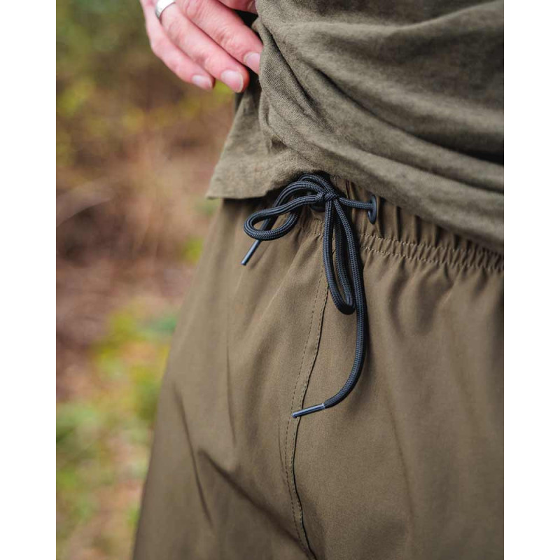 Krótkie Spodenki Fox Khaki / Camo LW Swim Shorts Roz.S - Centrum wędkarskie - Sklep wędkarski Jarofishing Krótkie Spodenki Fox Khaki / Camo LW Swim Shorts Roz.S - Centrum wędkarskie - Sklep wędkarski Jarofishing