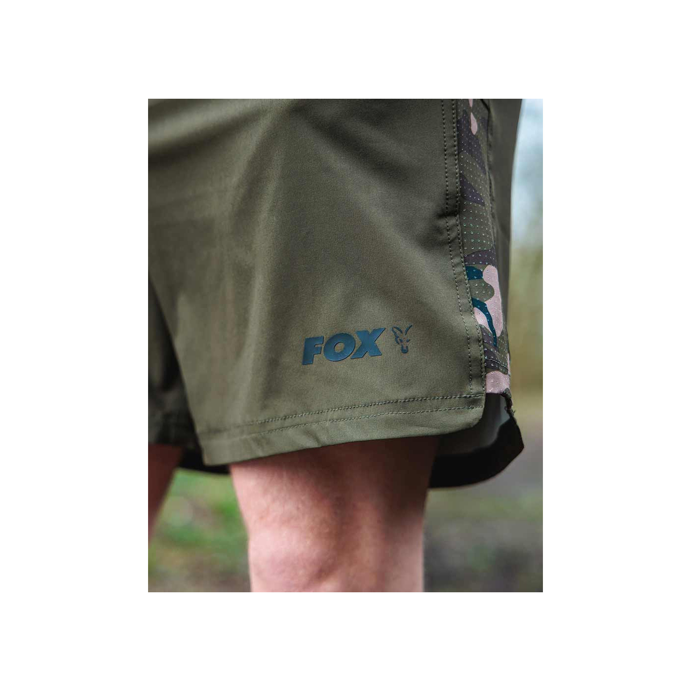 Krótkie Spodenki Fox Khaki / Camo LW Swim Shorts Roz.L - Centrum wędkarskie - Sklep wędkarski Jarofishing Krótkie Spodenki Fox Khaki / Camo LW Swim Shorts Roz.L - Centrum wędkarskie - Sklep wędkarski Jarofishing