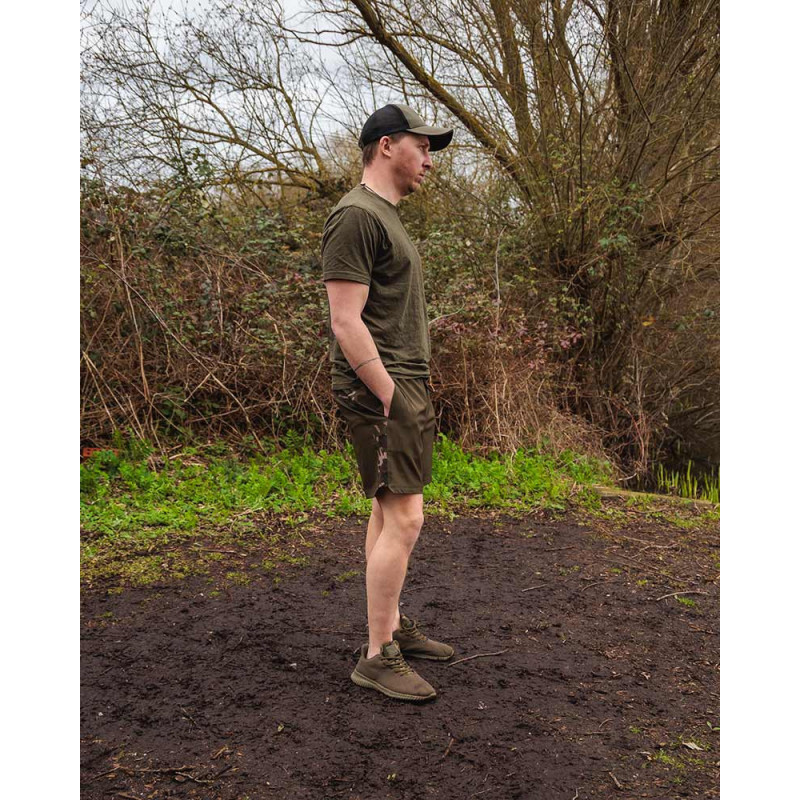 Krótkie Spodenki Fox Khaki / Camo LW Swim Shorts Roz.XL - Centrum wędkarskie - Sklep wędkarski Jarofishing Krótkie Spodenki Fox Khaki / Camo LW Swim Shorts Roz.XL - Centrum wędkarskie - Sklep wędkarski Jarofishing