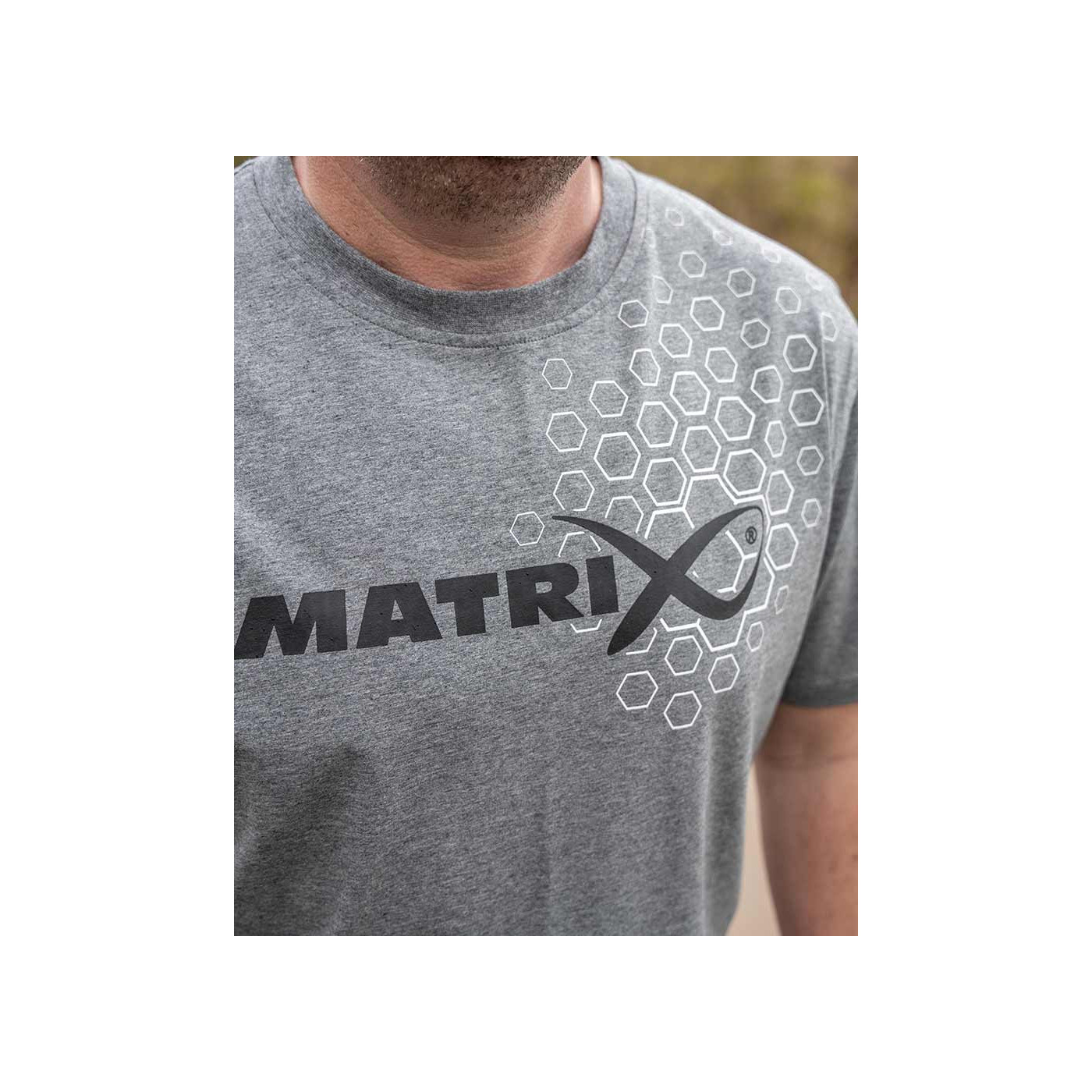 T-Shirt Matrix Hex Print T-Shirt Grey - roz. M - Centrum wędkarskie - Sklep wędkarski Jarofishing T-Shirt Matrix Hex Print T-Shirt Grey - roz. M - Centrum wędkarskie - Sklep wędkarski Jarofishing