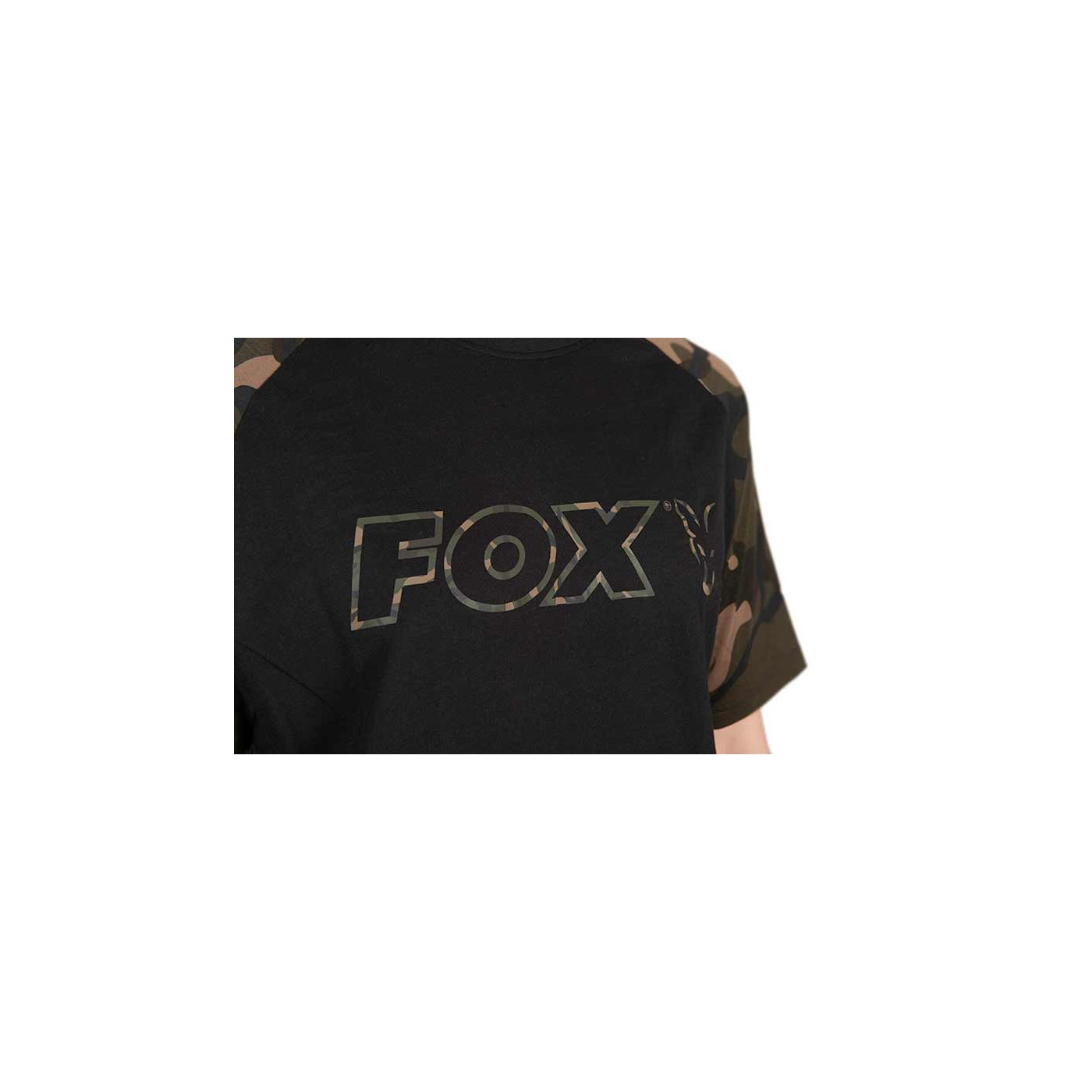 KOSZULKA FOX BLACK/CAMO OUTLINE T-SHIRT Roz. M - Centrum wędkarskie - Sklep wędkarski Jarofishing KOSZULKA FOX BLACK/CAMO OUTLINE T-SHIRT Roz. M - Centrum wędkarskie - Sklep wędkarski Jarofishing
