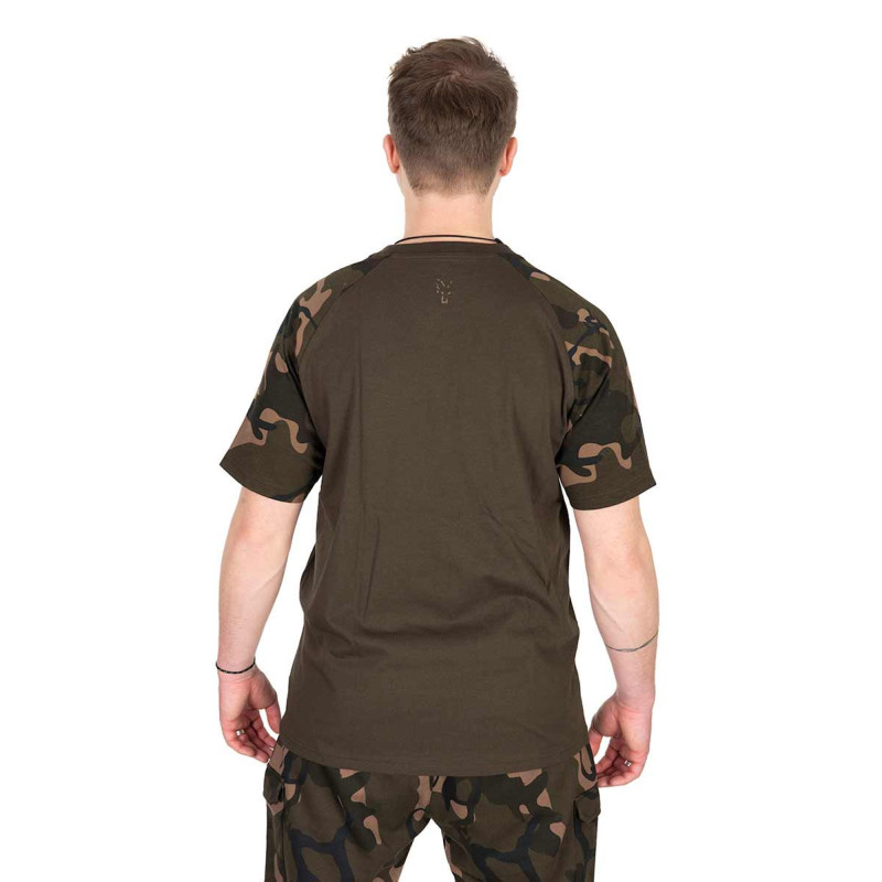 KOSZULKA FOX KHAKI/CAMO OUTLINE T-SHIRT Roz.L - Centrum wędkarskie - Sklep wędkarski Jarofishing