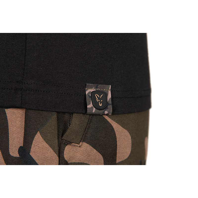 KOSZULKA FOX BLACK/CAMO LOGO T-SHIRT Roz.XXL - Centrum wędkarskie - Sklep wędkarski Jarofishing KOSZULKA FOX BLACK/CAMO LOGO T-SHIRT Roz.XXL - Centrum wędkarskie - Sklep wędkarski Jarofishing