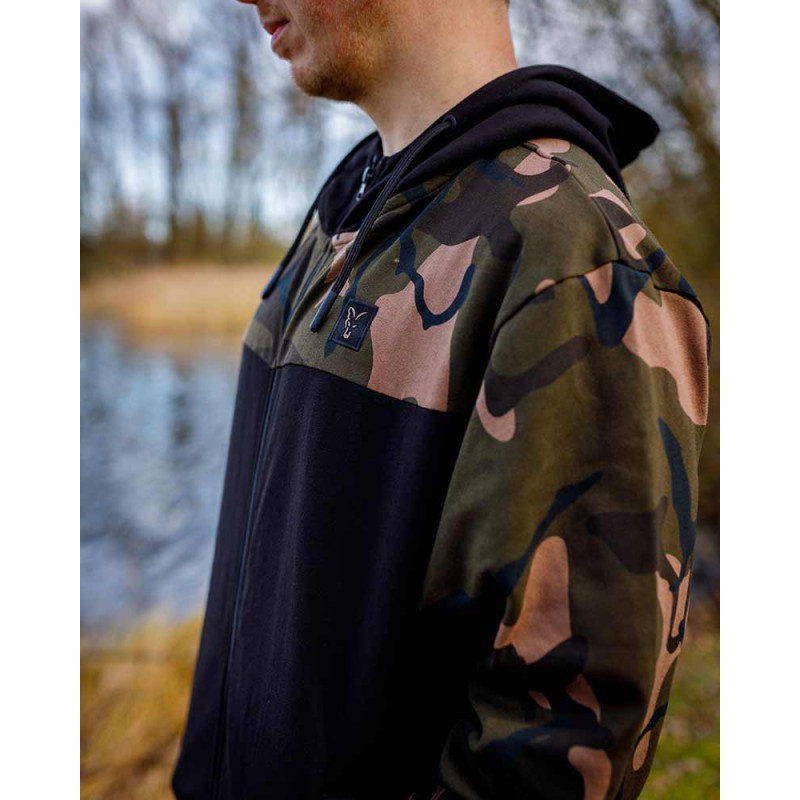 Bluza Fox LW Black / Camo Split Zip Hoody - roz. L - Centrum wędkarskie - Sklep wędkarski Jarofishing Bluza Fox LW Black / Camo Split Zip Hoody - roz. L - Centrum wędkarskie - Sklep wędkarski Jarofishing