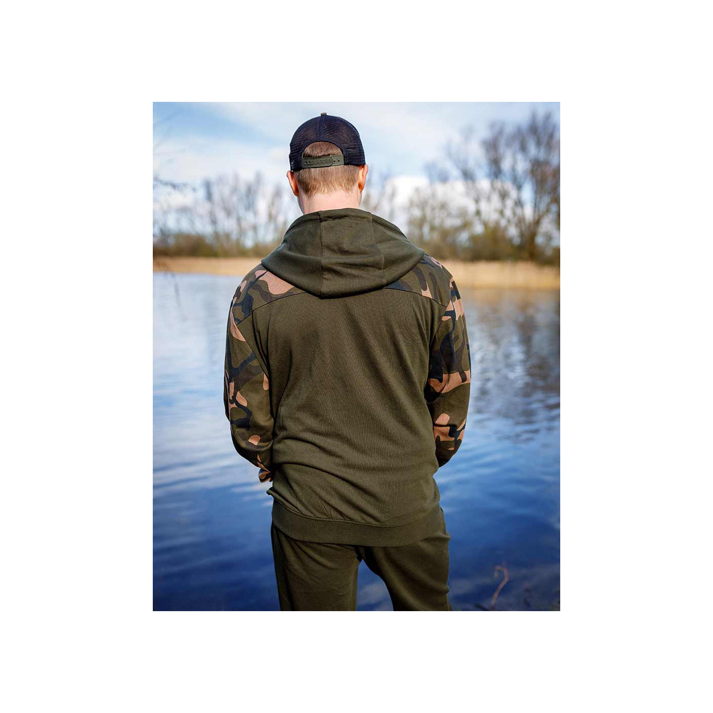 Bluza Fox LW Khaki / Camo Split Zip Hoody - roz. M - Centrum wędkarskie - Sklep wędkarski Jarofishing Bluza Fox LW Khaki / Camo Split Zip Hoody - roz. M - Centrum wędkarskie - Sklep wędkarski Jarofishing