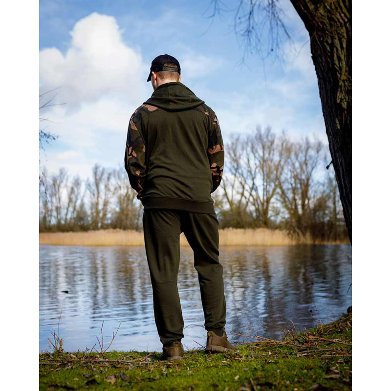 Bluza Fox LW Khaki / Camo Split Zip Hoody - roz. M - Centrum wędkarskie - Sklep wędkarski Jarofishing Bluza Fox LW Khaki / Camo Split Zip Hoody - roz. M - Centrum wędkarskie - Sklep wędkarski Jarofishing