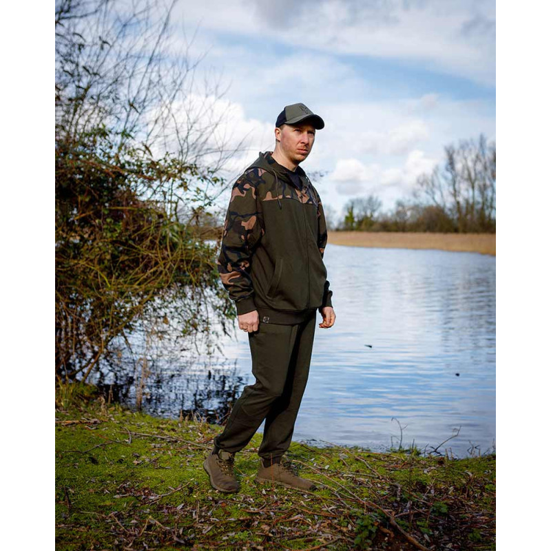 Bluza Fox LW Khaki / Camo Split Zip Hoody - roz. XXL - Centrum wędkarskie - Sklep wędkarski Jarofishing Bluza Fox LW Khaki / Camo Split Zip Hoody - roz. XXL - Centrum wędkarskie - Sklep wędkarski Jarofishing