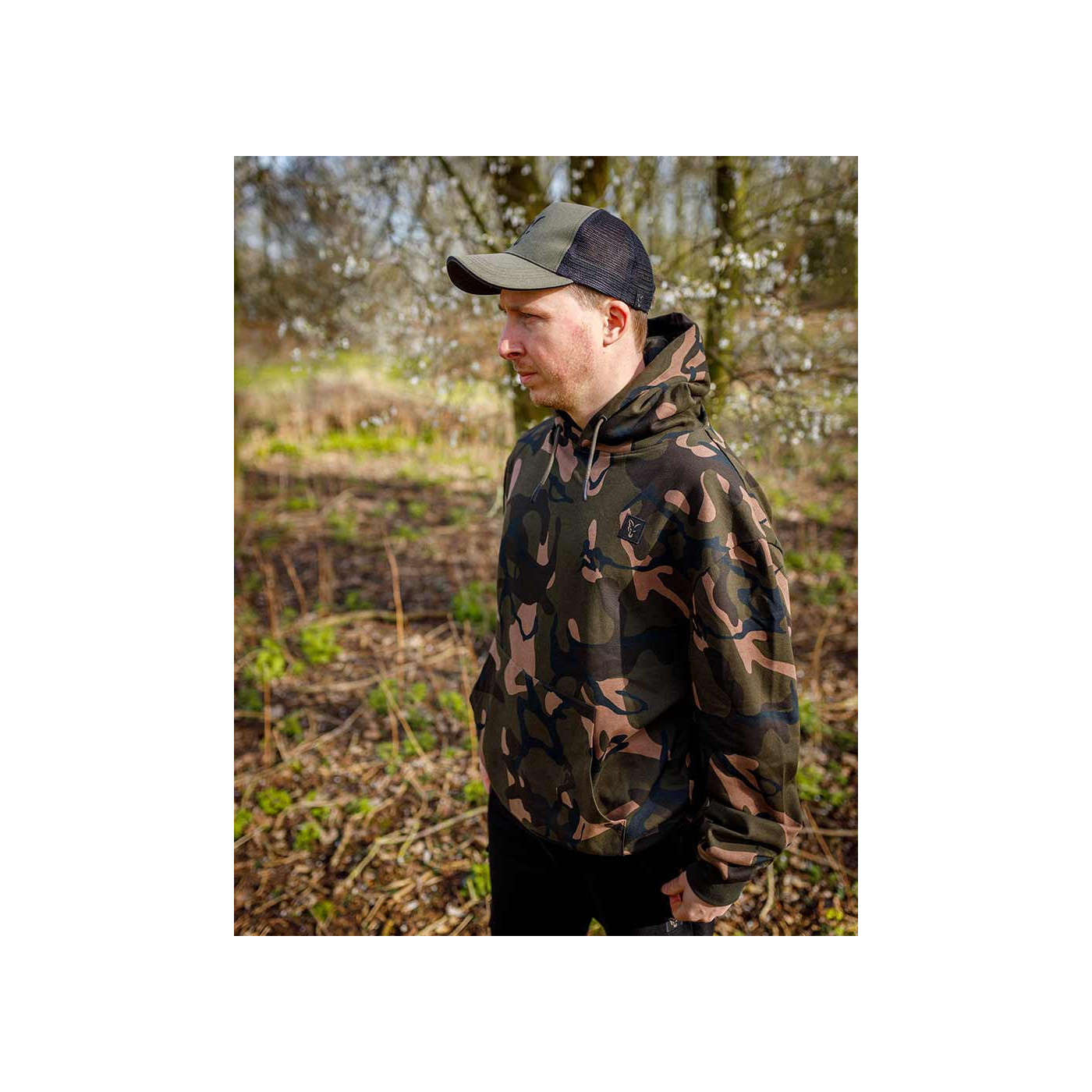 Bluza Fox LW Camo Pullover Hoody - roz. M - Centrum wędkarskie - Sklep wędkarski Jarofishing Bluza Fox LW Camo Pullover Hoody - roz. M - Centrum wędkarskie - Sklep wędkarski Jarofishing