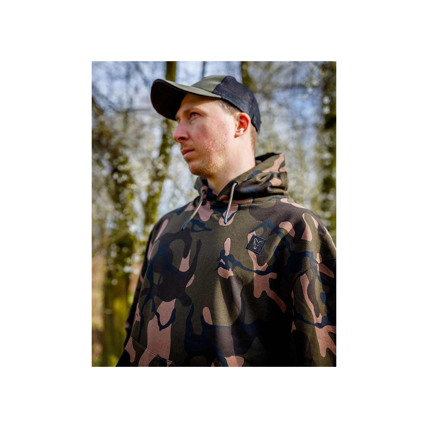 Bluza Fox LW Camo Pullover Hoody - roz. M - Centrum wędkarskie - Sklep wędkarski Jarofishing Bluza Fox LW Camo Pullover Hoody - roz. M - Centrum wędkarskie - Sklep wędkarski Jarofishing