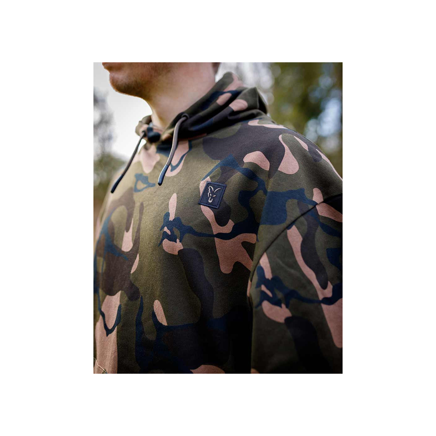 Bluza Fox LW Camo Pullover Hoody - roz. L - Centrum wędkarskie - Sklep wędkarski Jarofishing Bluza Fox LW Camo Pullover Hoody - roz. L - Centrum wędkarskie - Sklep wędkarski Jarofishing