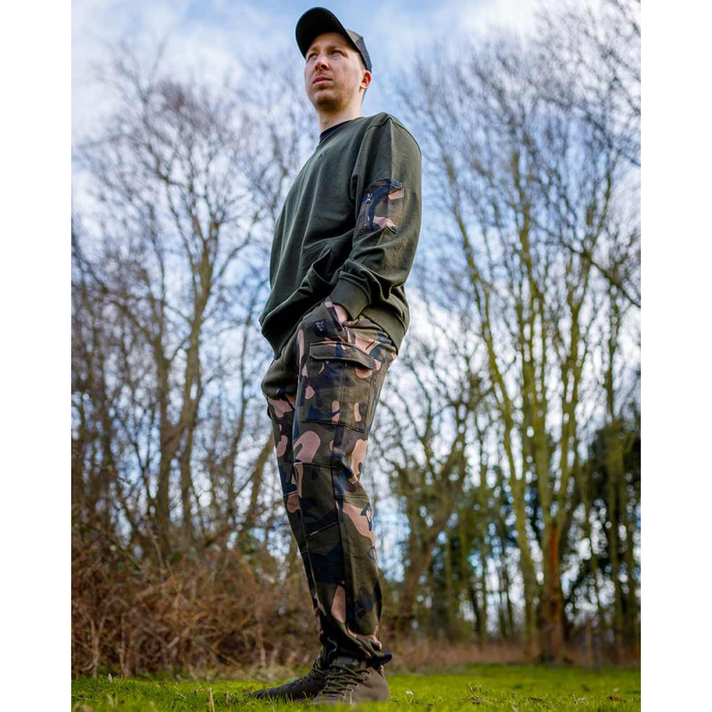 Spodnie Fox LW Camo Joggers Roz.M - Centrum wędkarskie - Sklep wędkarski Jarofishing Spodnie Fox LW Camo Joggers Roz.M - Centrum wędkarskie - Sklep wędkarski Jarofishing