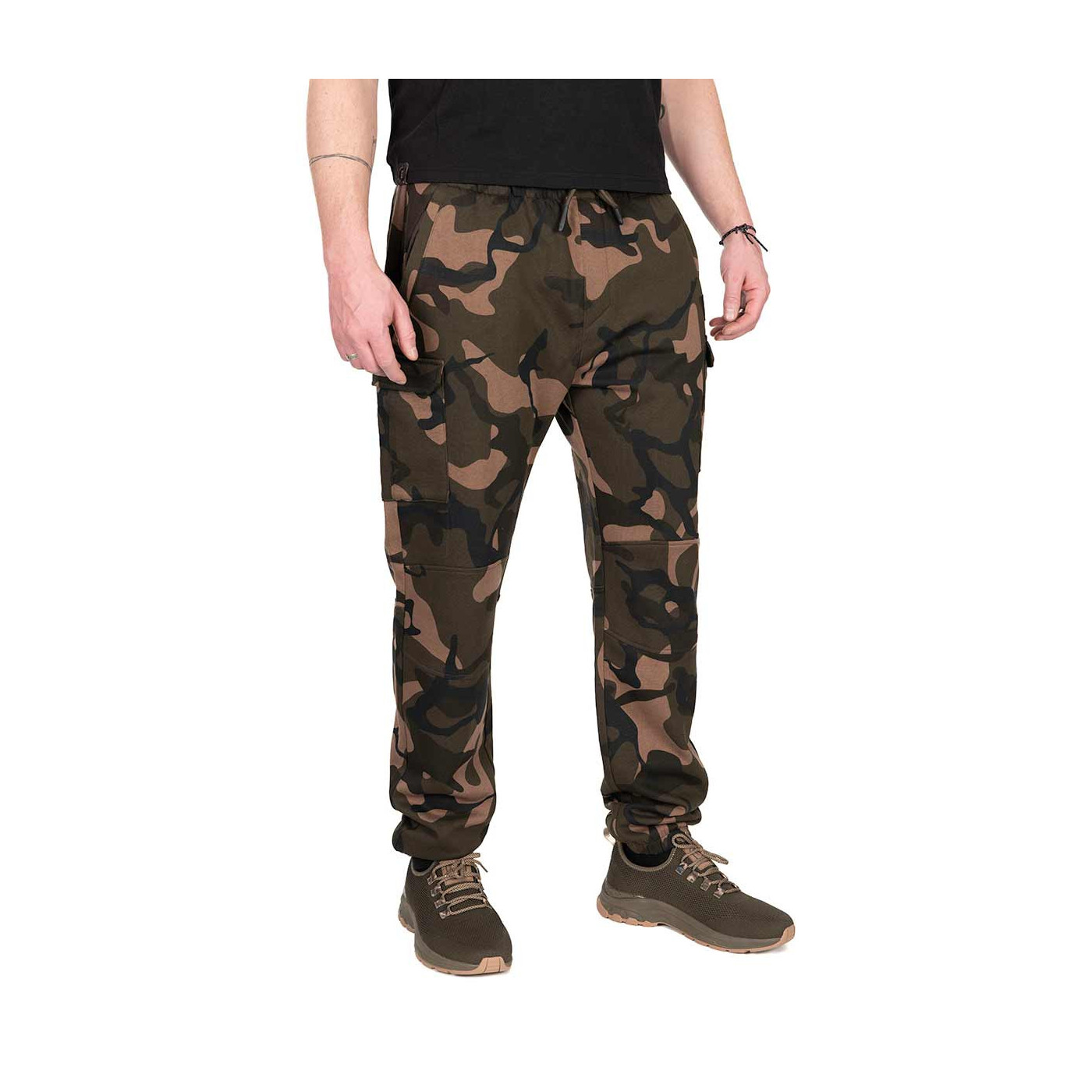 Spodnie Fox LW Camo Joggers Roz.L - Centrum wędkarskie - Sklep wędkarski Jarofishing Spodnie Fox LW Camo Joggers Roz.L - Centrum wędkarskie - Sklep wędkarski Jarofishing