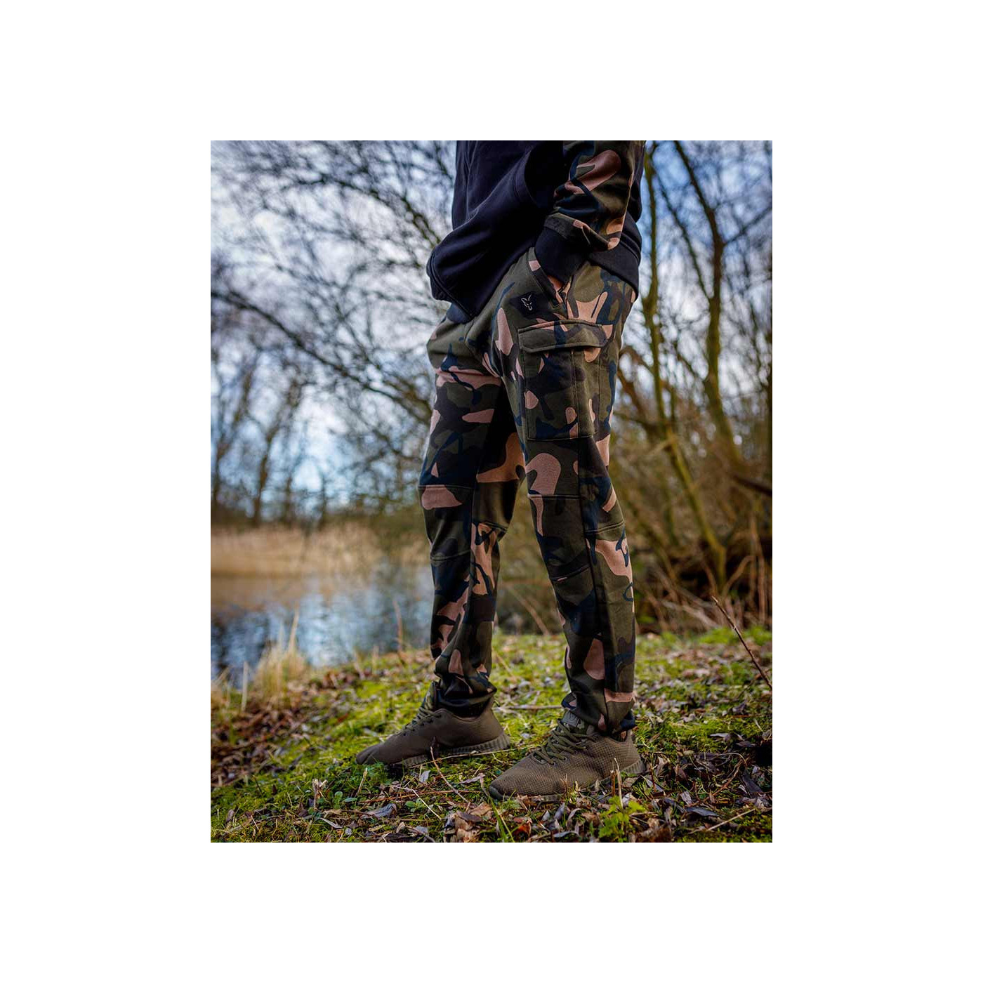 Spodnie Fox LW Camo Joggers Roz.XL - Centrum wędkarskie - Sklep wędkarski Jarofishing Spodnie Fox LW Camo Joggers Roz.XL - Centrum wędkarskie - Sklep wędkarski Jarofishing