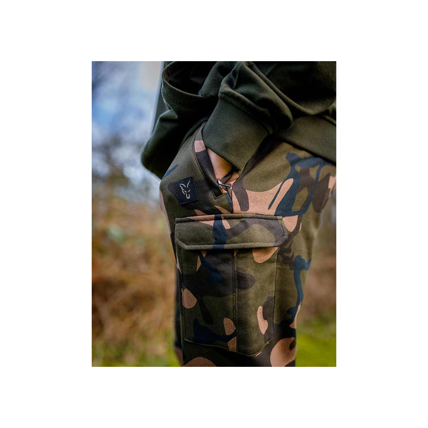 Spodnie Fox LW Camo Joggers Roz.XXL - Centrum wędkarskie - Sklep wędkarski Jarofishing