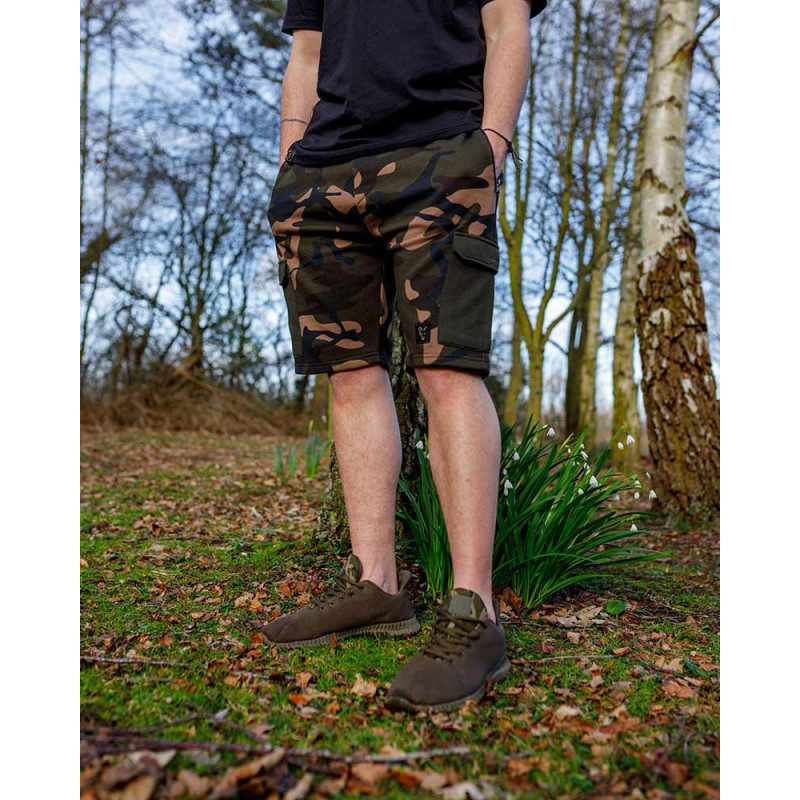 Krótkie Spodenki Fox LW Camo Short Roz.XL - Centrum wędkarskie - Sklep wędkarski Jarofishing Krótkie Spodenki Fox LW Camo Short Roz.XL - Centrum wędkarskie - Sklep wędkarski Jarofishing