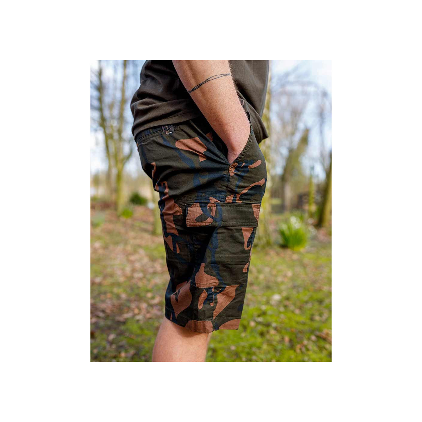 Krótkie Spodenki Fox LW Camo Combat Short Roz.S - Centrum wędkarskie - Sklep wędkarski Jarofishing