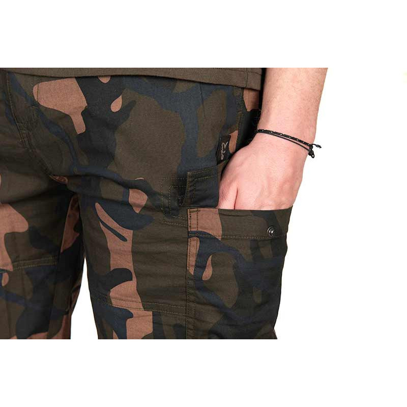 Krótkie Spodenki Fox LW Camo Combat Short Roz.XXXL - Centrum wędkarskie - Sklep wędkarski Jarofishing