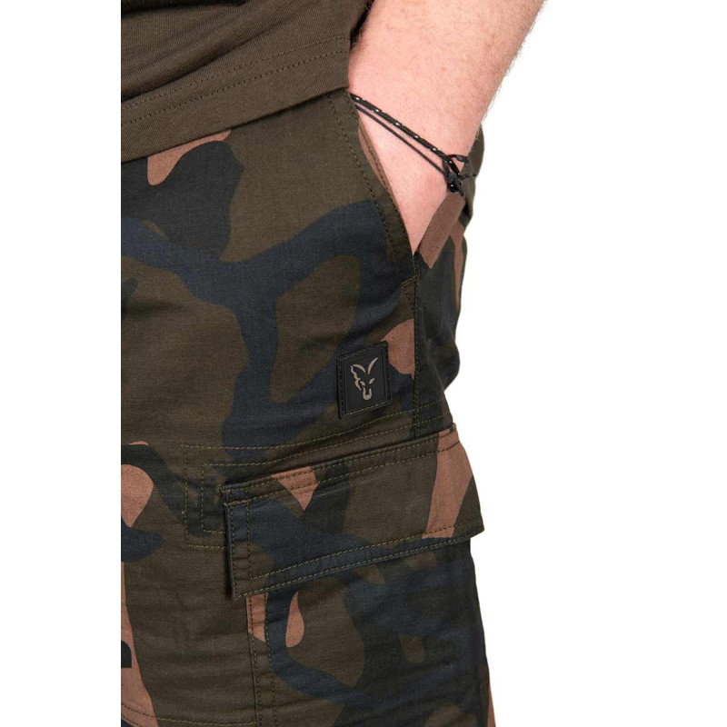 Krótkie Spodenki Fox LW Camo Combat Short Roz.XXXL - Centrum wędkarskie - Sklep wędkarski Jarofishing