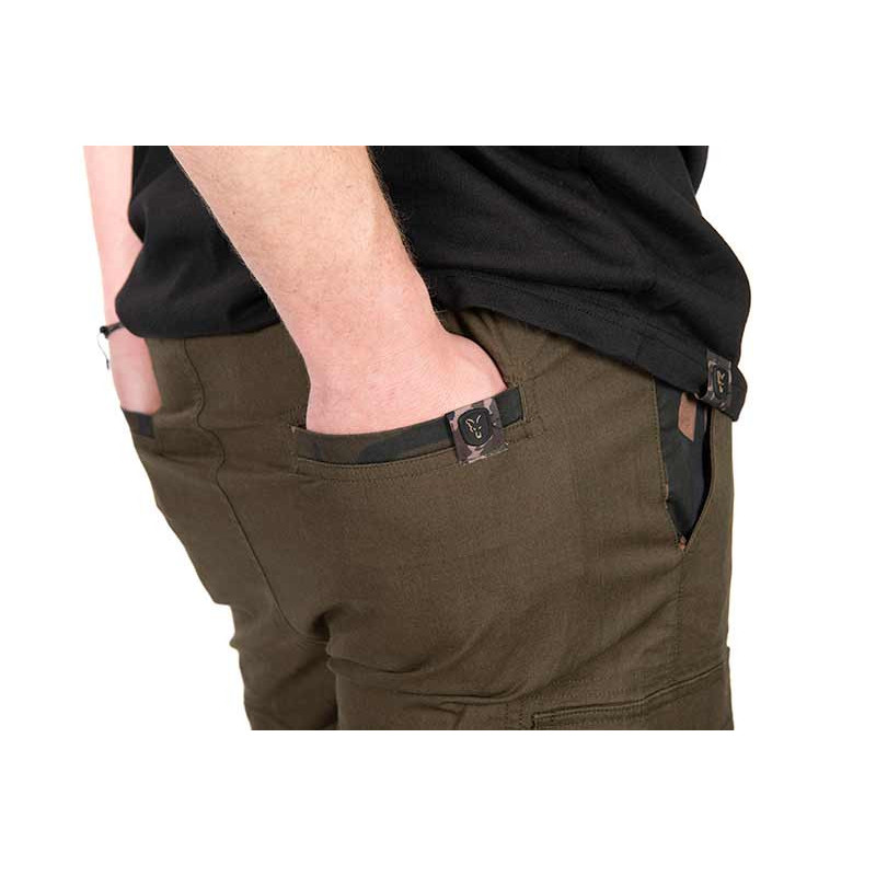 Krótkie Spodenki Fox LW Khaki Combat Short Roz.XL - Centrum wędkarskie - Sklep wędkarski Jarofishing