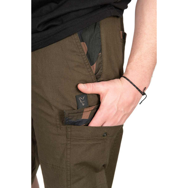 Krótkie Spodenki Fox LW Khaki Combat Short Roz.XL - Centrum wędkarskie - Sklep wędkarski Jarofishing