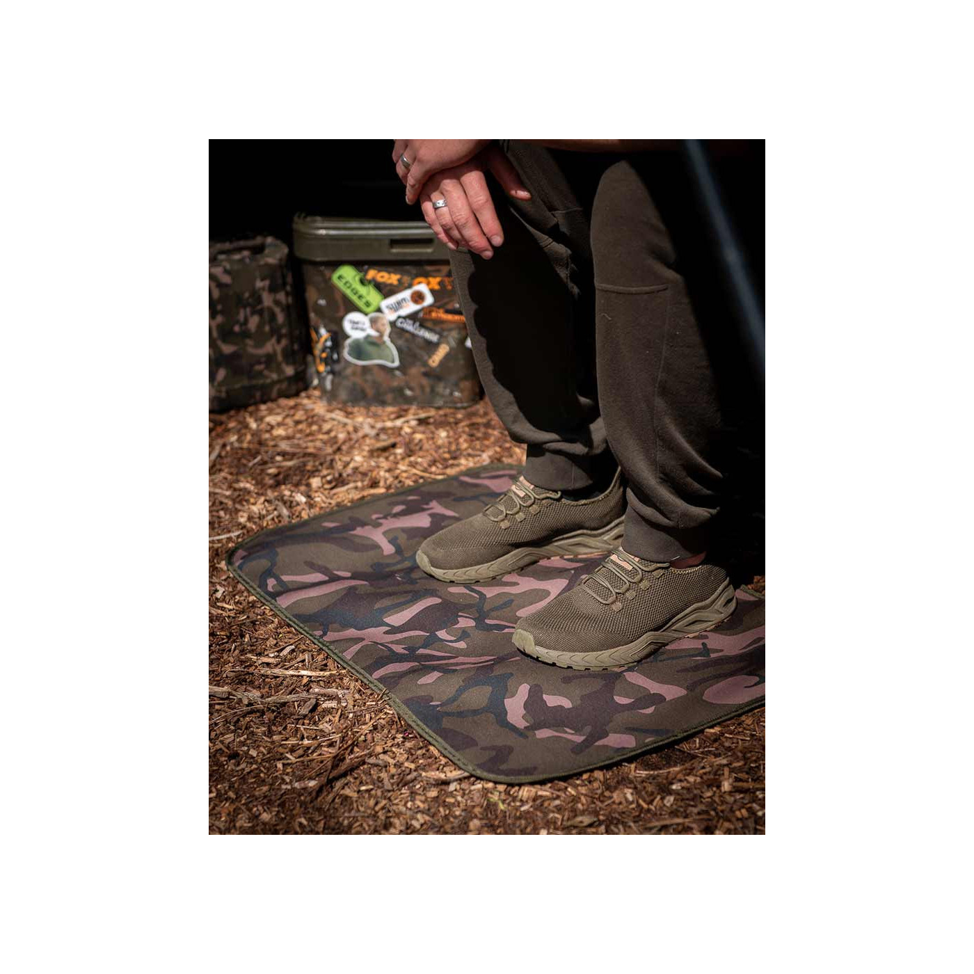 Camolite Bivvy Mat Wycieraczka XL 70cm x 50cm - Centrum wędkarskie - Sklep wędkarski Jarofishing Camolite Bivvy Mat Wycieraczka XL 70cm x 50cm - Centrum wędkarskie - Sklep wędkarski Jarofishing