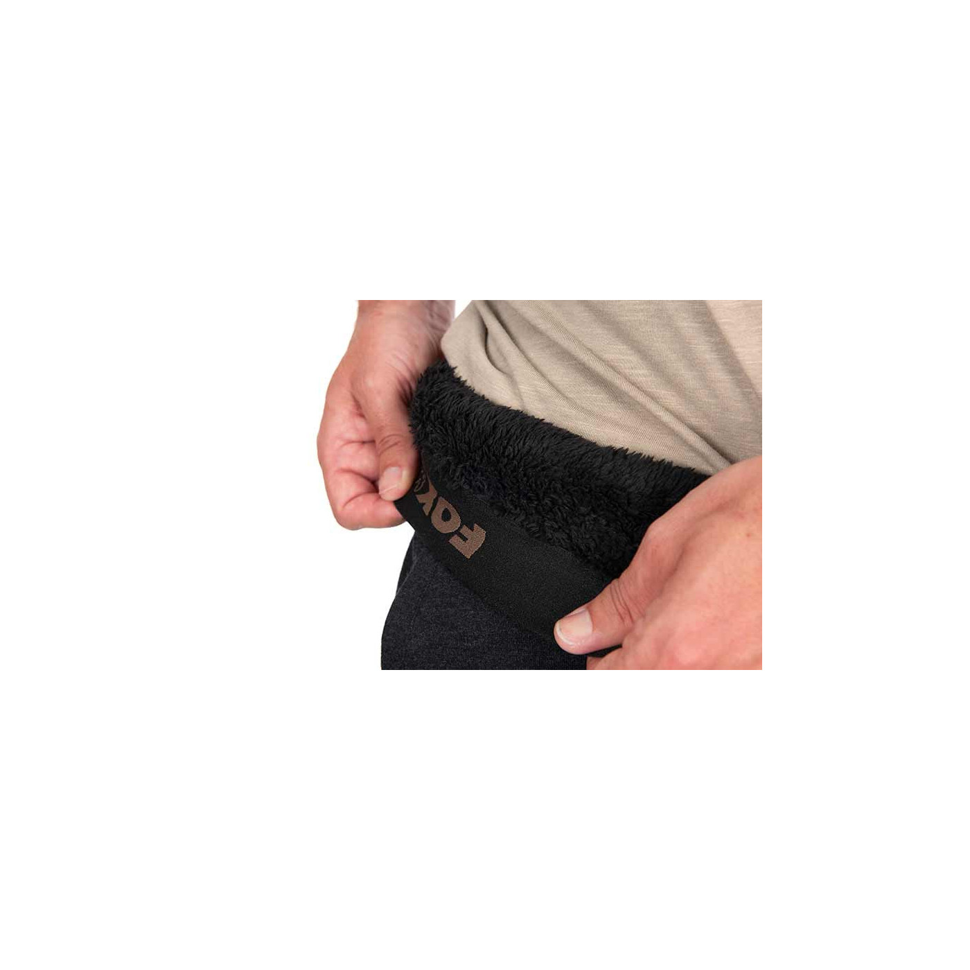 Spodnie Fox Sherpa Joggers Black / Orange Roz.XXXL - Centrum wędkarskie - Sklep wędkarski Jarofishing Spodnie Fox Sherpa Joggers Black / Orange Roz.XXXL - Centrum wędkarskie - Sklep wędkarski Jarofishing