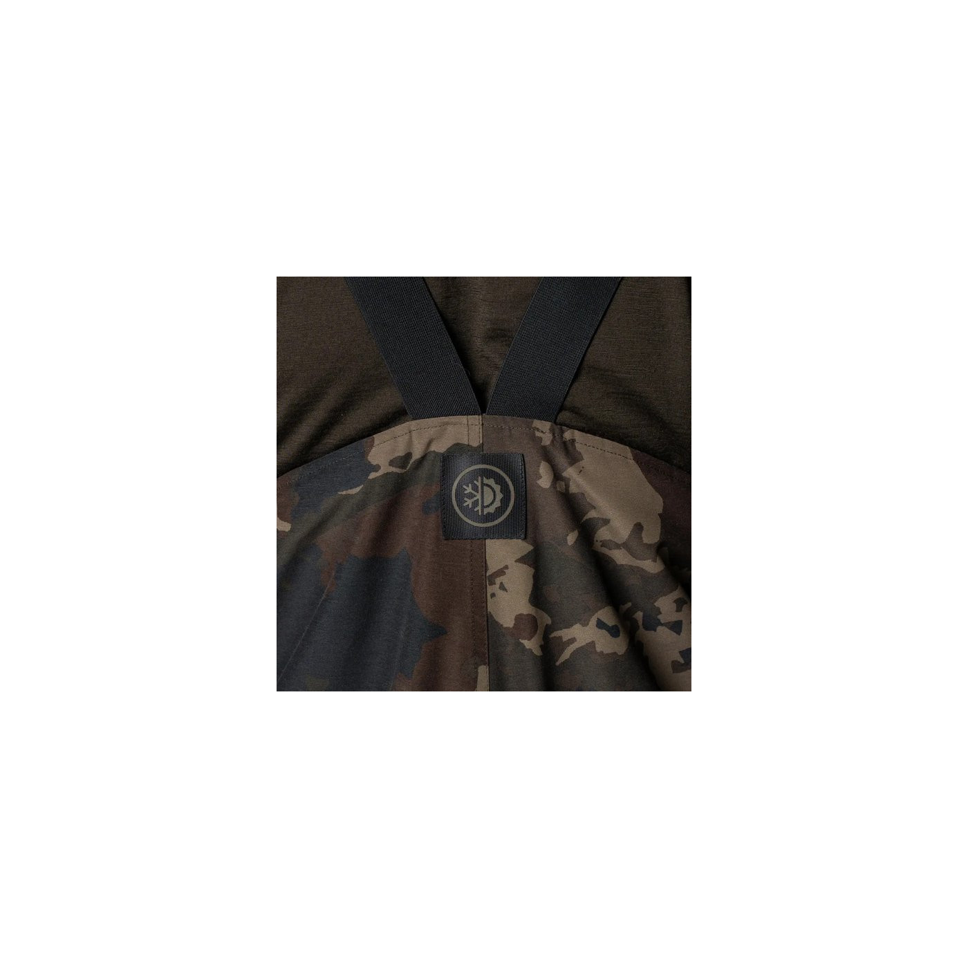 Spodnie Nash ZT Helluva Waterproof Bib and Brace Camo Roz.L - Centrum wędkarskie - Sklep wędkarski Jarofishing Spodnie Nash ZT Helluva Waterproof Bib and Brace Camo Roz.L - Centrum wędkarskie - Sklep wędkarski Jarofishing