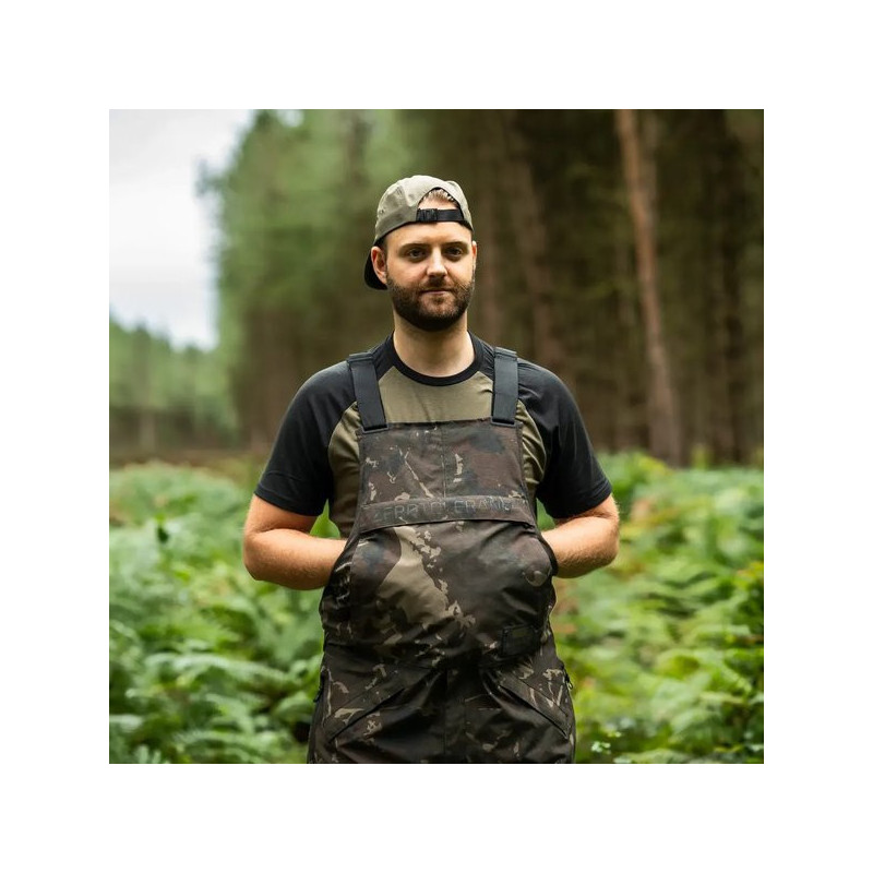 Spodnie Nash ZT Helluva Waterproof Bib and Brace Camo Roz.L - Centrum wędkarskie - Sklep wędkarski Jarofishing Spodnie Nash ZT Helluva Waterproof Bib and Brace Camo Roz.L - Centrum wędkarskie - Sklep wędkarski Jarofishing