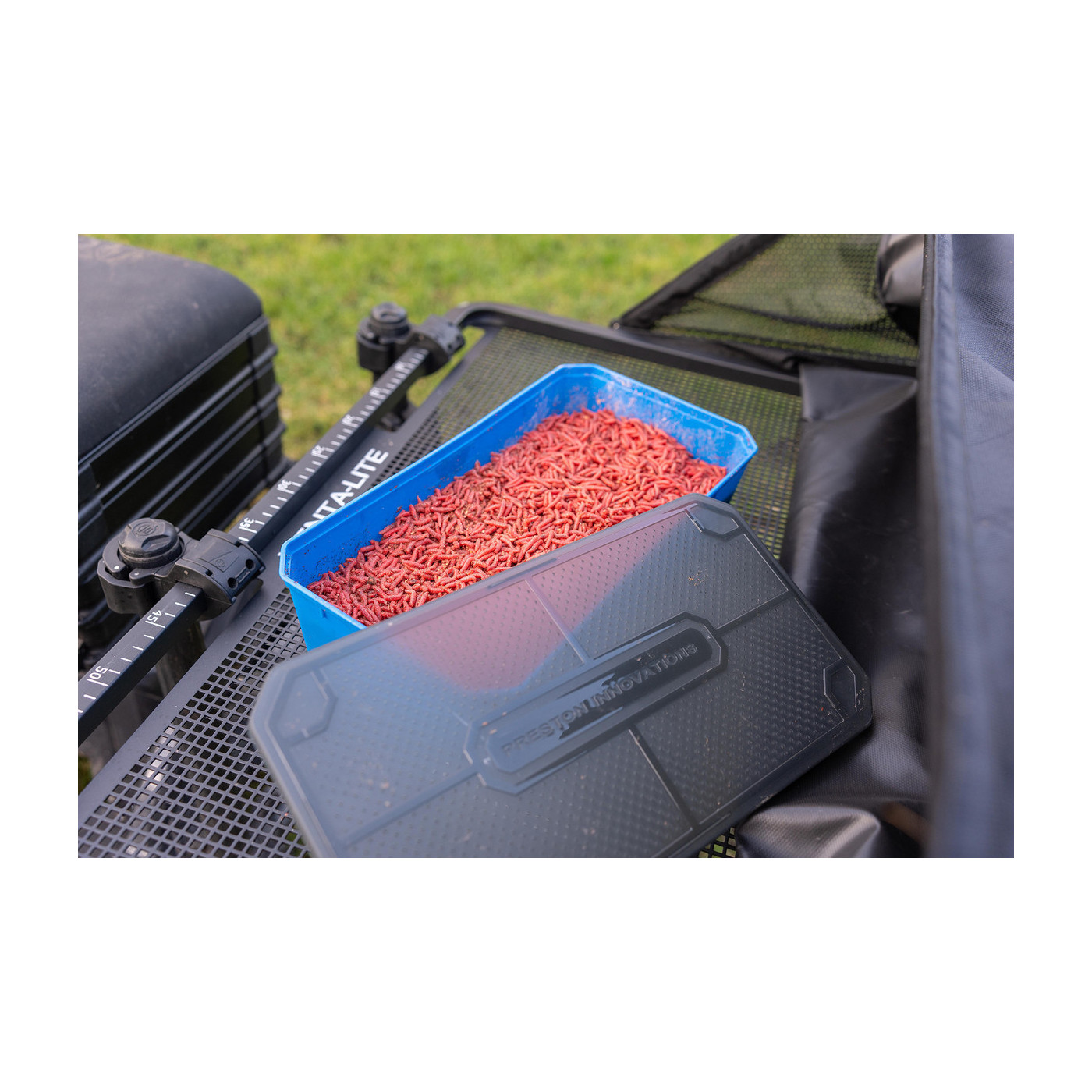 Pudełko Preston Bait Tub - 6 Pint / 3.4L - Centrum wędkarskie - Sklep wędkarski Jarofishing Pudełko Preston Bait Tub - 6 Pint / 3.4L - Centrum wędkarskie - Sklep wędkarski Jarofishing
