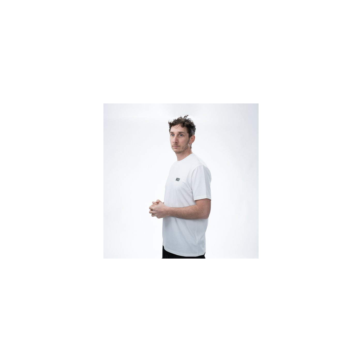 Koszulka Nash Make It Happen Carp Logo T Shirt ECRU Roz.XL - Centrum wędkarskie - Sklep wędkarski Jarofishing Koszulka Nash Make It Happen Carp Logo T Shirt ECRU Roz.XL - Centrum wędkarskie - Sklep wędkarski Jarofishing