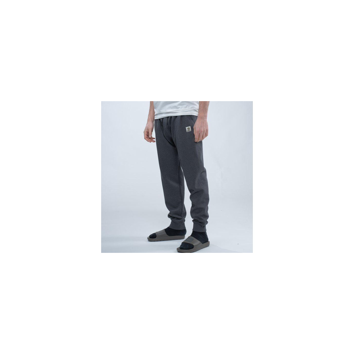 Spodnie Nash Make It Happen Badge Joggers - Grey Marl Roz.XL - Centrum wędkarskie - Sklep wędkarski Jarofishing Spodnie Nash Make It Happen Badge Joggers - Grey Marl Roz.XL - Centrum wędkarskie - Sklep wędkarski Jarofishing
