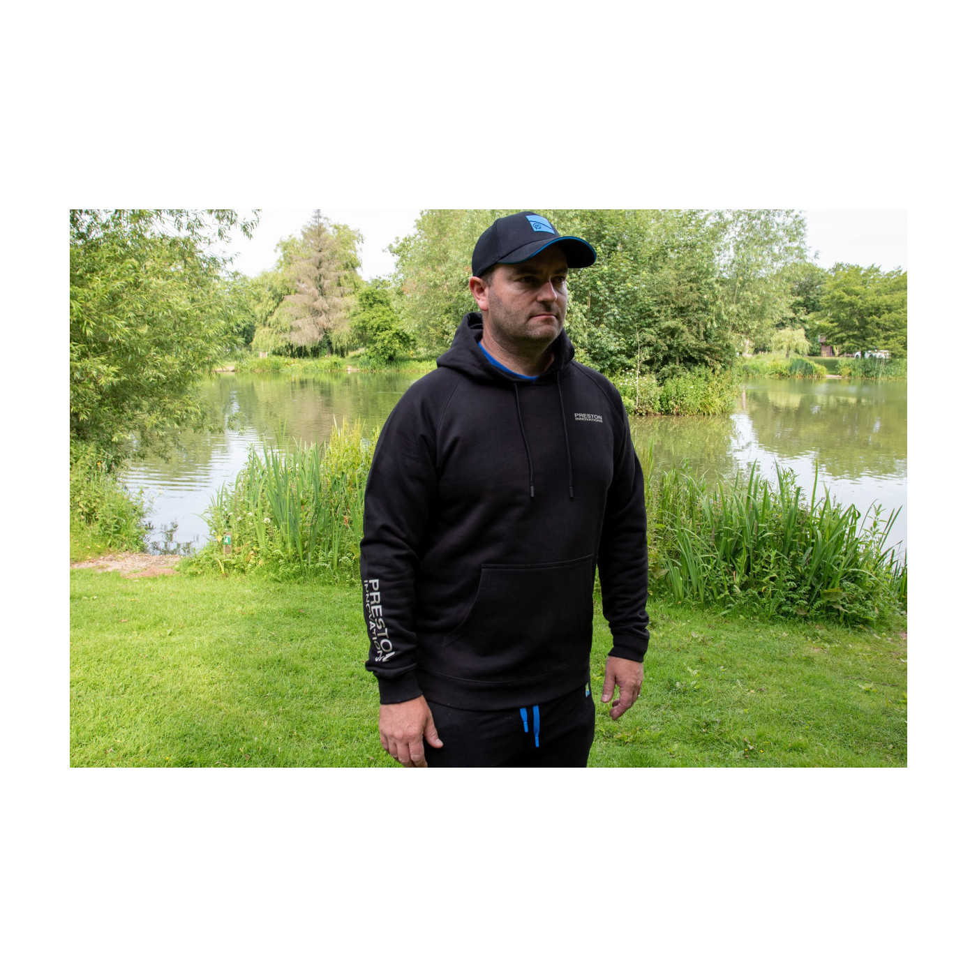 Bluza Preston Black French Terry Hoodie - roz. M - Centrum wędkarskie - Sklep wędkarski Jarofishing Bluza Preston Black French Terry Hoodie - roz. M - Centrum wędkarskie - Sklep wędkarski Jarofishing