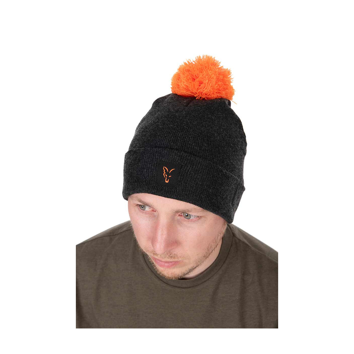 Czapka Fox Collection Bobble Hat – Black/Orange - Centrum wędkarskie - Sklep wędkarski Jarofishing