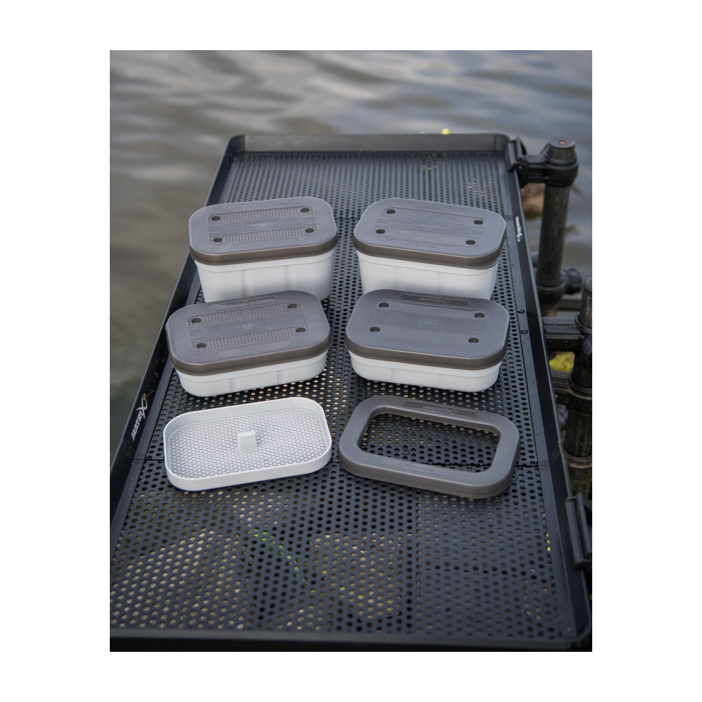 Pudełko Matrix Air Lock Bait Tub - 2.0 Pint / 1.13L - Centrum wędkarskie - Sklep wędkarski Jarofishing Pudełko Matrix Air Lock Bait Tub - 2.0 Pint / 1.13L - Centrum wędkarskie - Sklep wędkarski Jarofishing