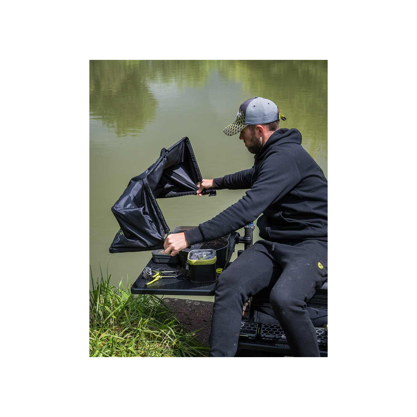 Parawan Matrix Folding Side Tray Storm Cover - Large - Centrum wędkarskie - Sklep wędkarski Jarofishing Parawan Matrix Folding Side Tray Storm Cover - Large - Centrum wędkarskie - Sklep wędkarski Jarofishing